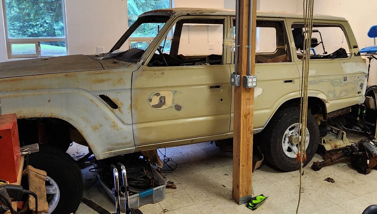Toyota-land-cruiser-1985-1