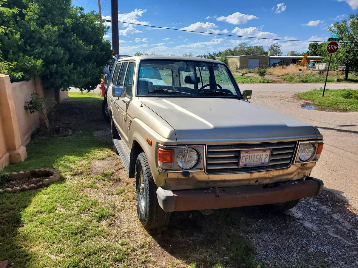 Toyota-land-cruiser-1985-brown-3