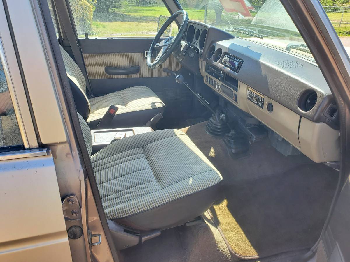 Toyota-land-cruiser-1985-brown-9