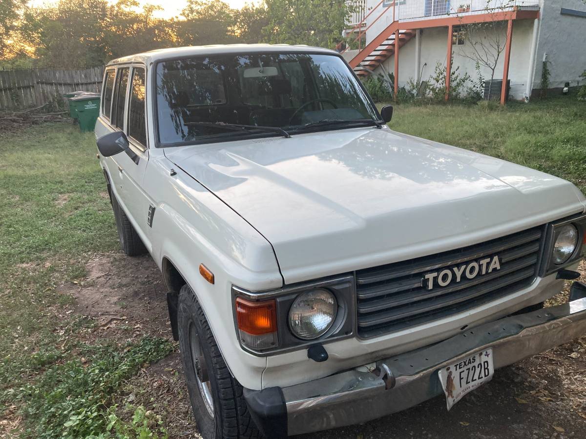 Toyota-land-cruiser-1985-white-5