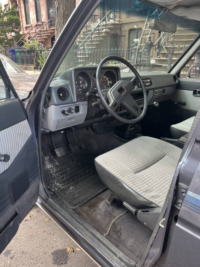 Toyota-land-cruiser-1987-blue-4