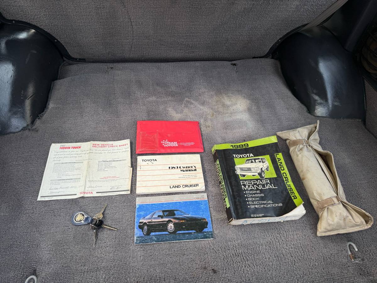 Toyota-land-cruiser-1989-silver-19