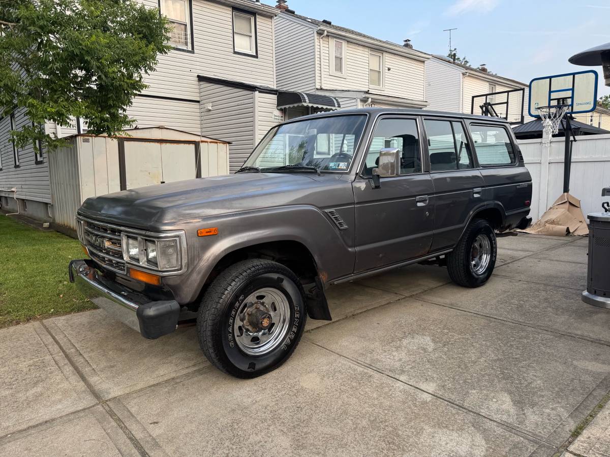 Toyota-land-cruiser-1989-silver-21