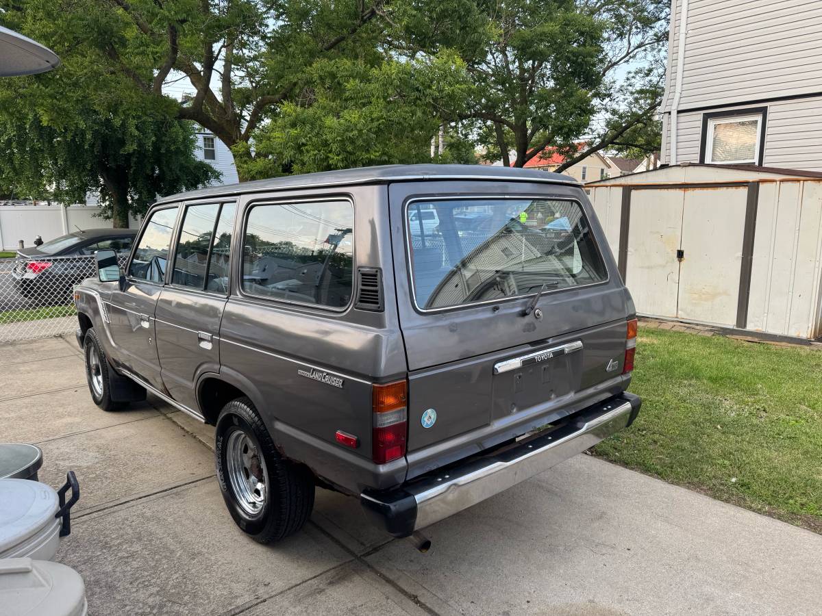 Toyota-land-cruiser-1989-silver-7