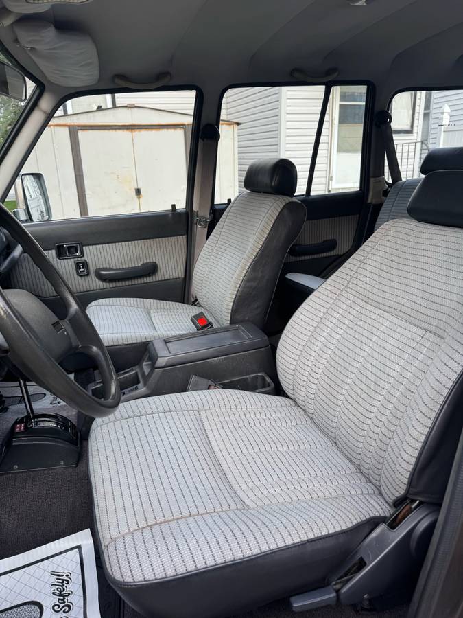 Toyota-land-cruiser-1989-silver-9
