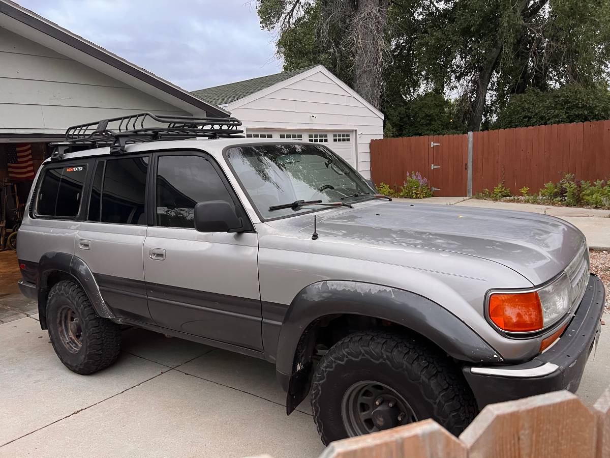 Toyota-land-cruiser-1991-grey-1