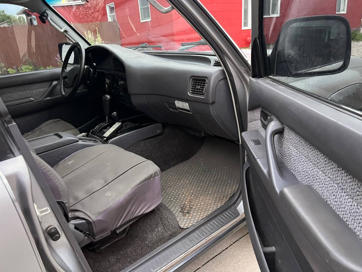 Toyota-land-cruiser-1991-grey-3