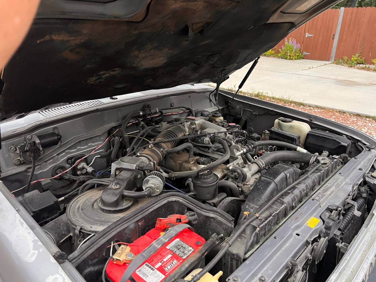 Toyota-land-cruiser-1991-grey-6