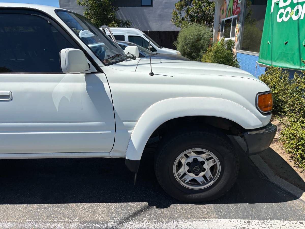 Toyota-land-cruiser-1991-white-14