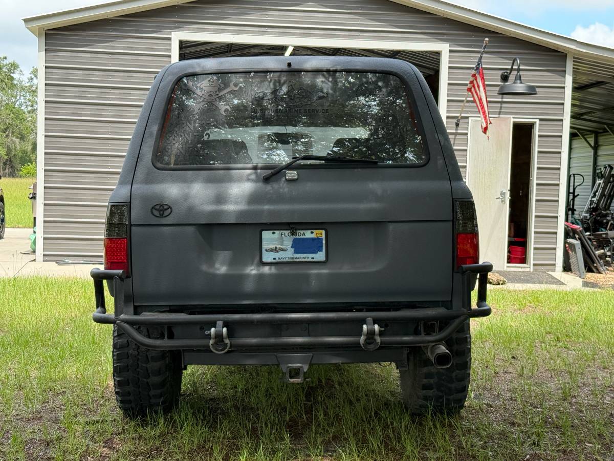 Toyota-land-cruiser-1995-grey-3