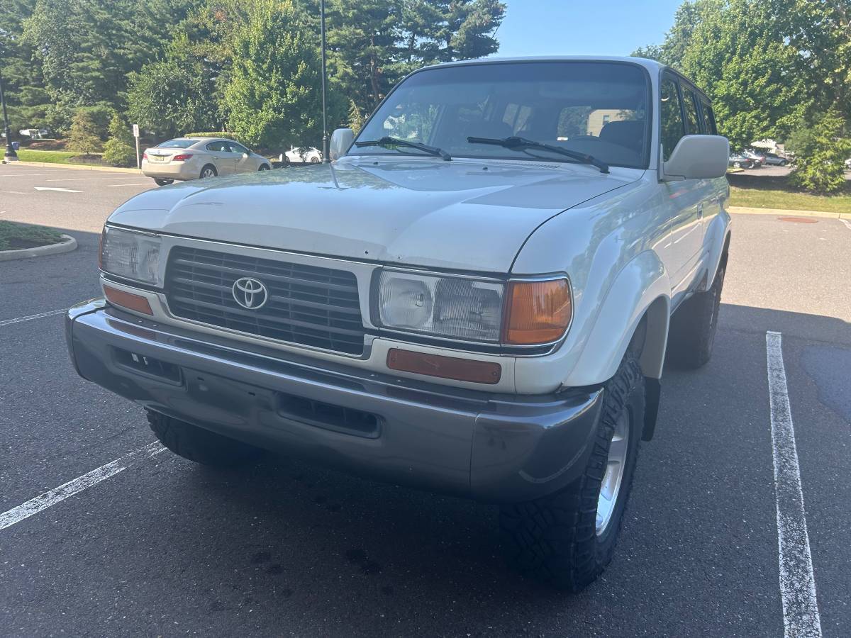 Toyota-land-cruiser-1995-white-1