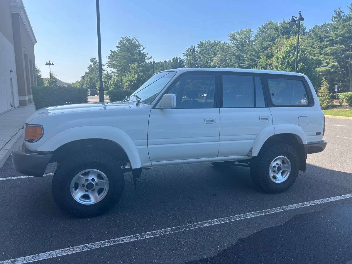 Toyota-land-cruiser-1995-white-3