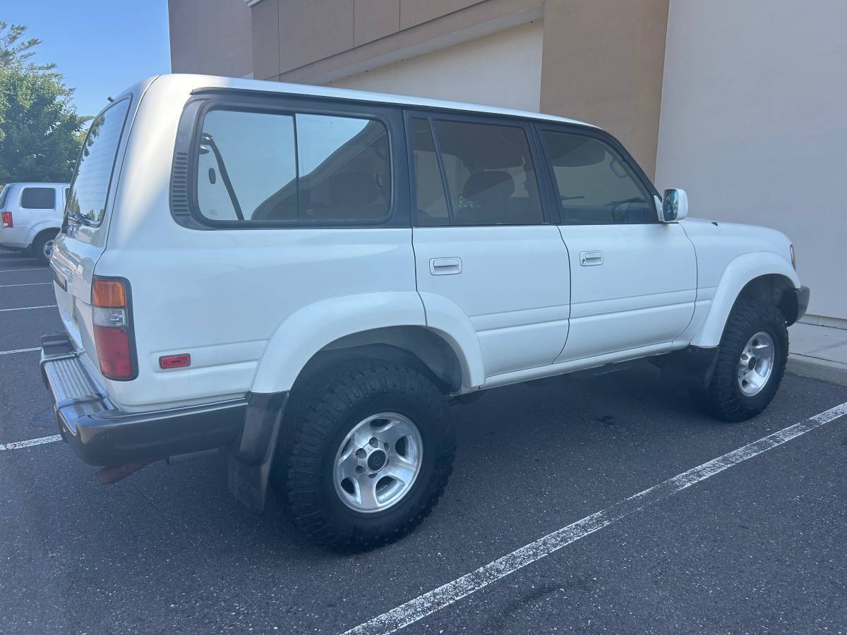 Toyota-land-cruiser-1995-white-4