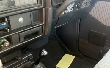 Toyota-land-cruiser-base-1988-grey-3