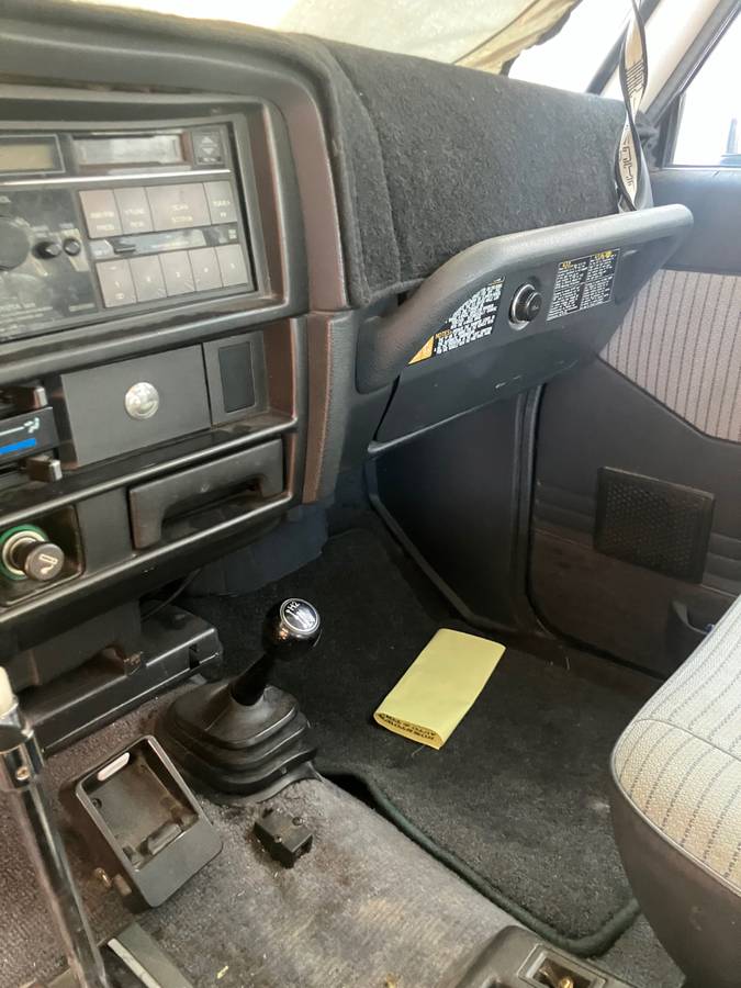 Toyota-land-cruiser-base-1988-grey-3