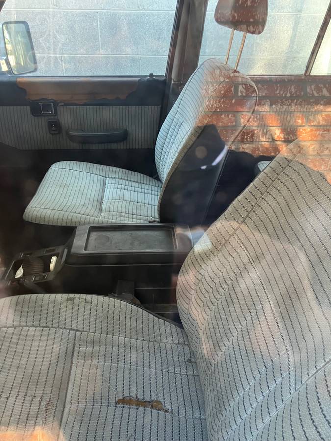Toyota-land-cruiser-base-1988-grey-9