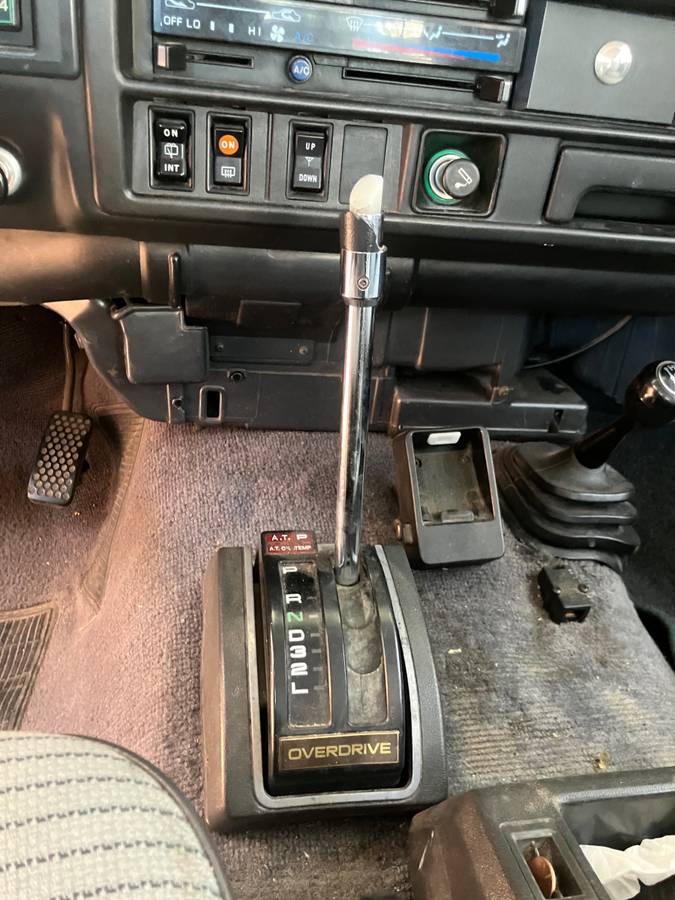 Toyota-land-cruiser-base-1988-grey