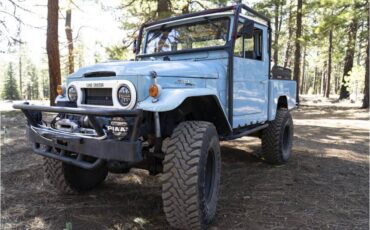 Toyota-land-cruiser-diesel-1965-blue-1
