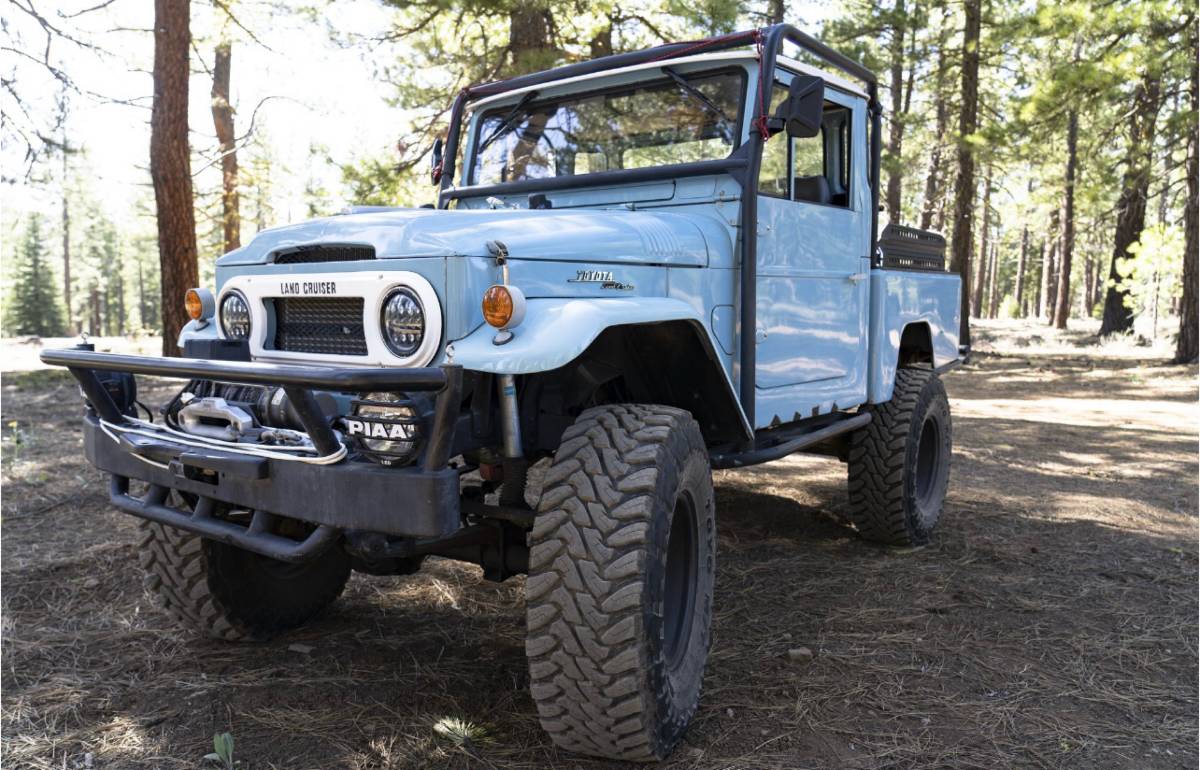 Toyota-land-cruiser-diesel-1965-blue-1