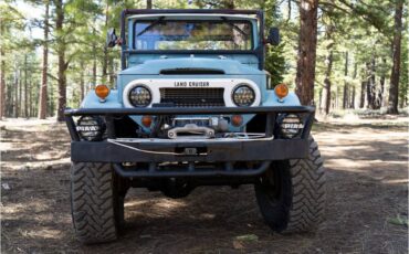 Toyota-land-cruiser-diesel-1965-blue-2