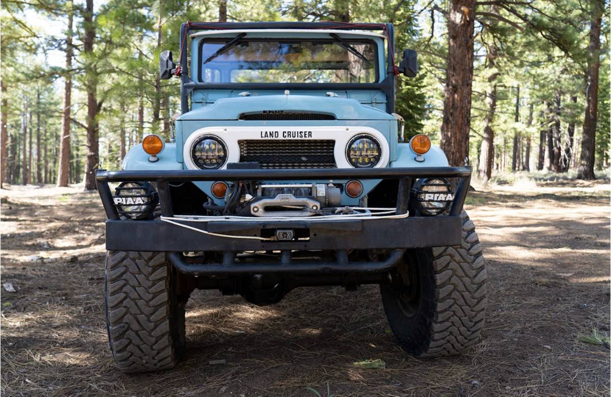 Toyota-land-cruiser-diesel-1965-blue-2