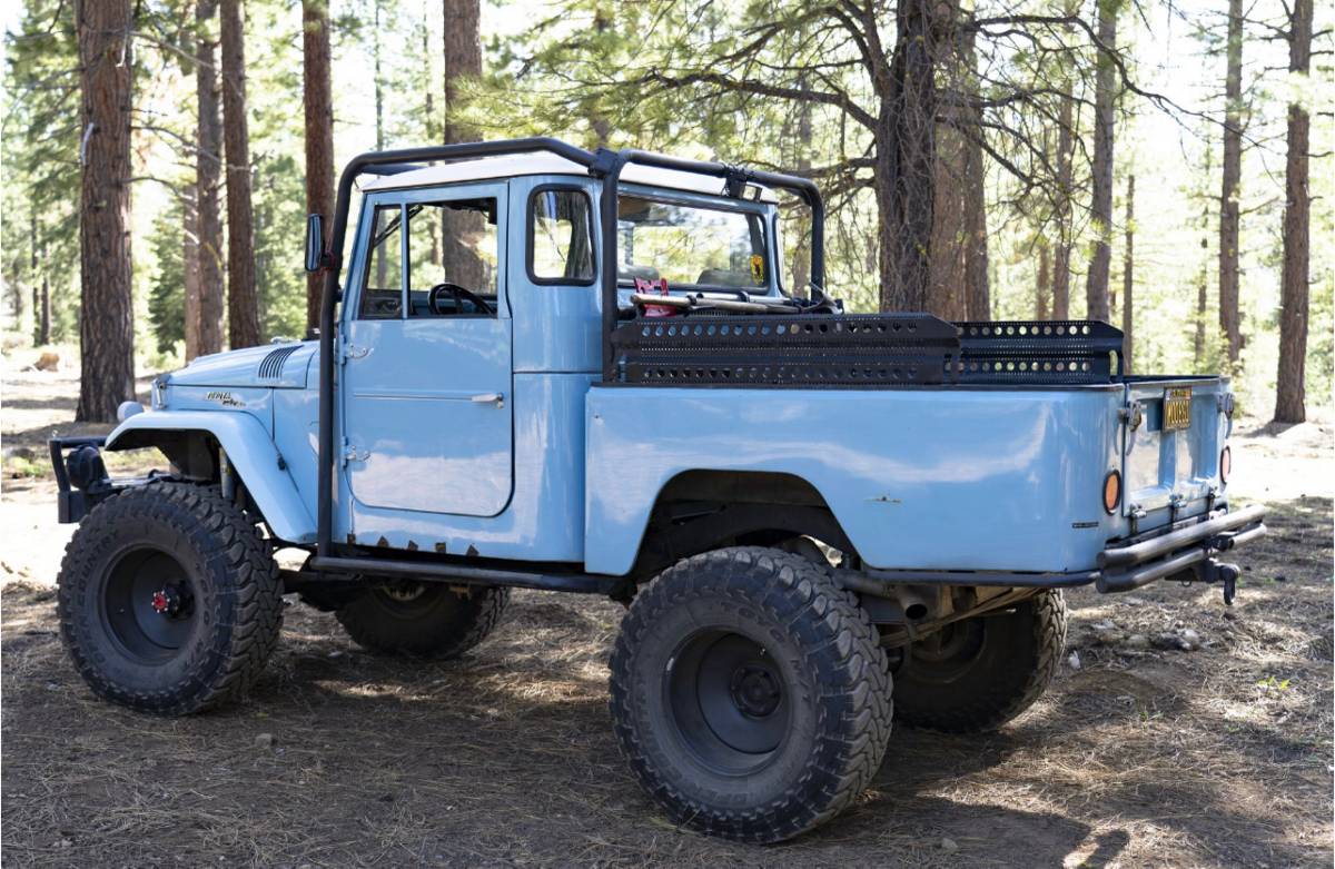 Toyota-land-cruiser-diesel-1965-blue-3