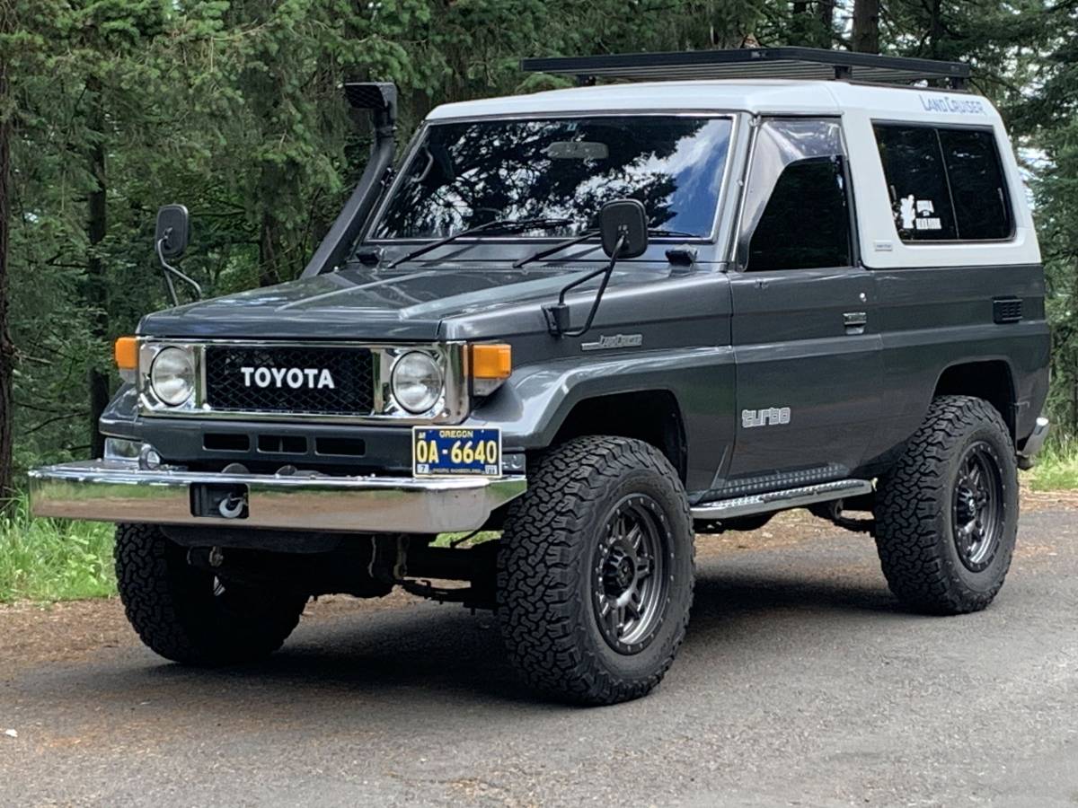 Toyota-land-cruiser-diesel-1988-silver-1