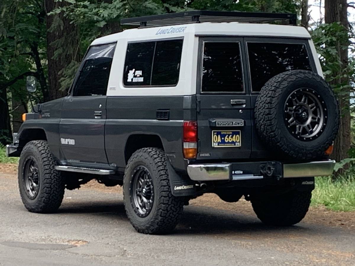 Toyota-land-cruiser-diesel-1988-silver-2
