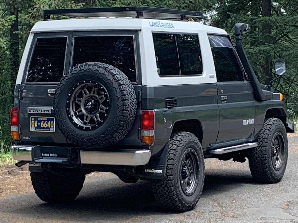 Toyota-land-cruiser-diesel-1988-silver-3