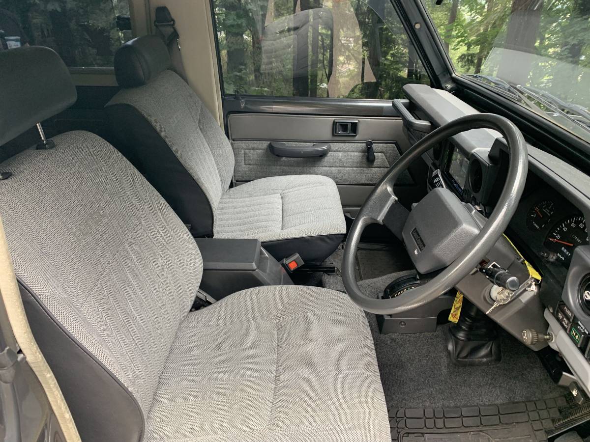 Toyota-land-cruiser-diesel-1988-silver-6