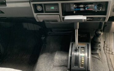 Toyota-land-cruiser-diesel-1988-silver-8