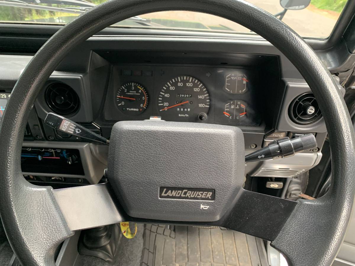 Toyota-land-cruiser-diesel-1988-silver-9