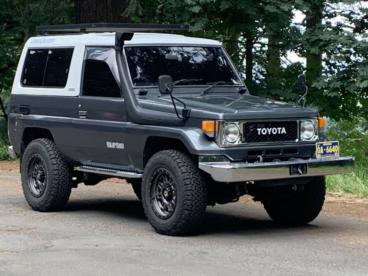 Toyota-land-cruiser-diesel-1988-silver