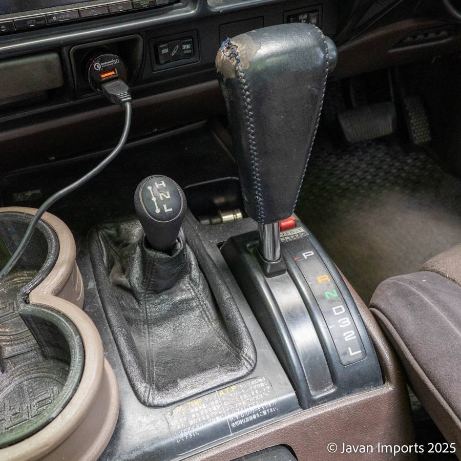 Toyota-land-cruiser-diesel-1990-silver-1