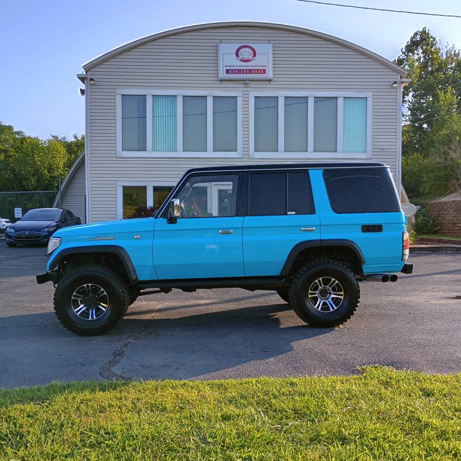 Toyota-land-cruiser-diesel-1993-blue-1