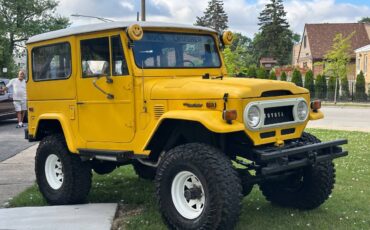 Toyota-land-cruiser-fj-40-1972-yellow-1