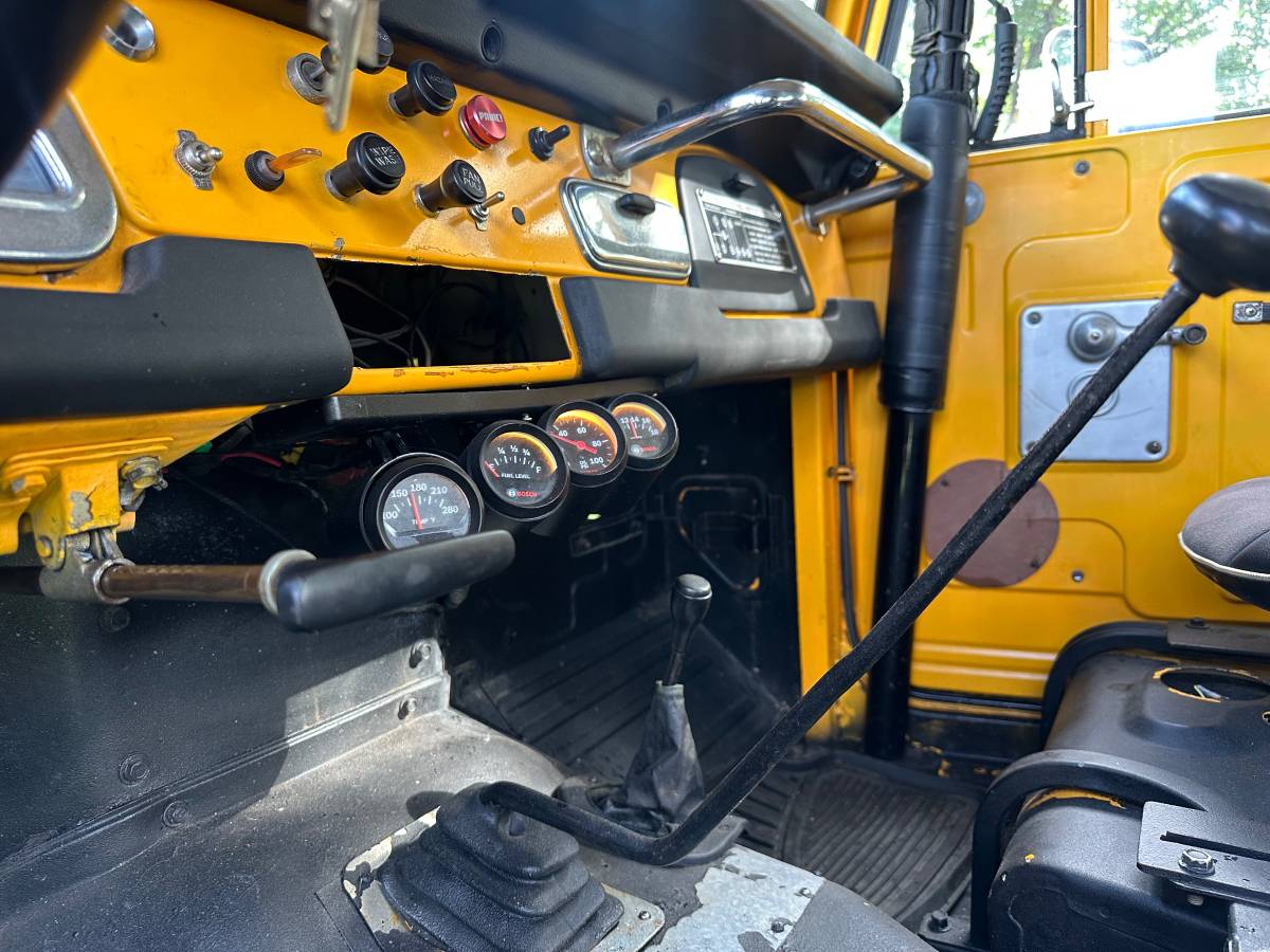 Toyota-land-cruiser-fj-40-1972-yellow-13