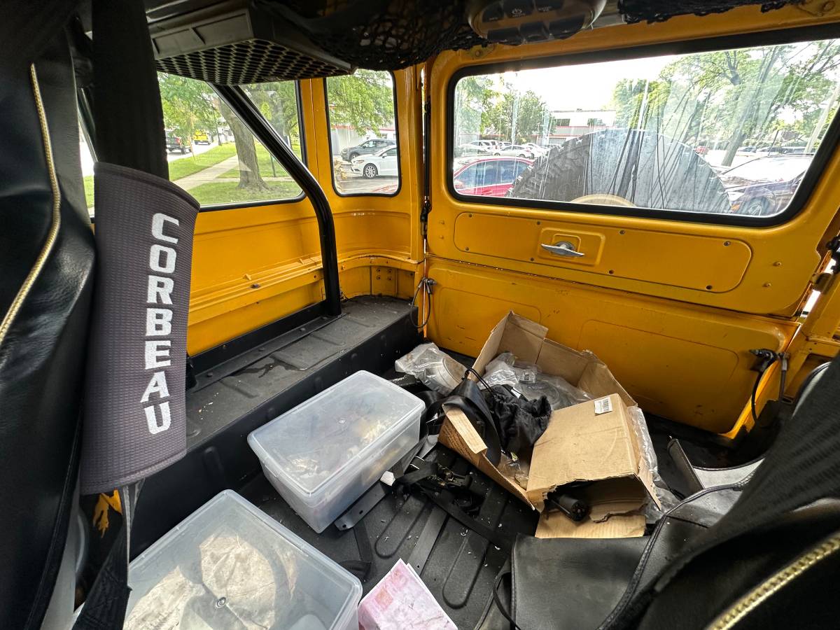 Toyota-land-cruiser-fj-40-1972-yellow-4