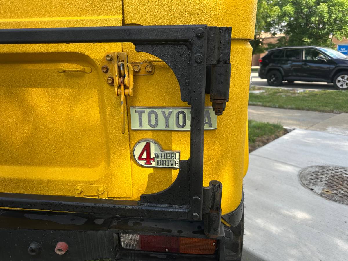 Toyota-land-cruiser-fj-40-1972-yellow-9