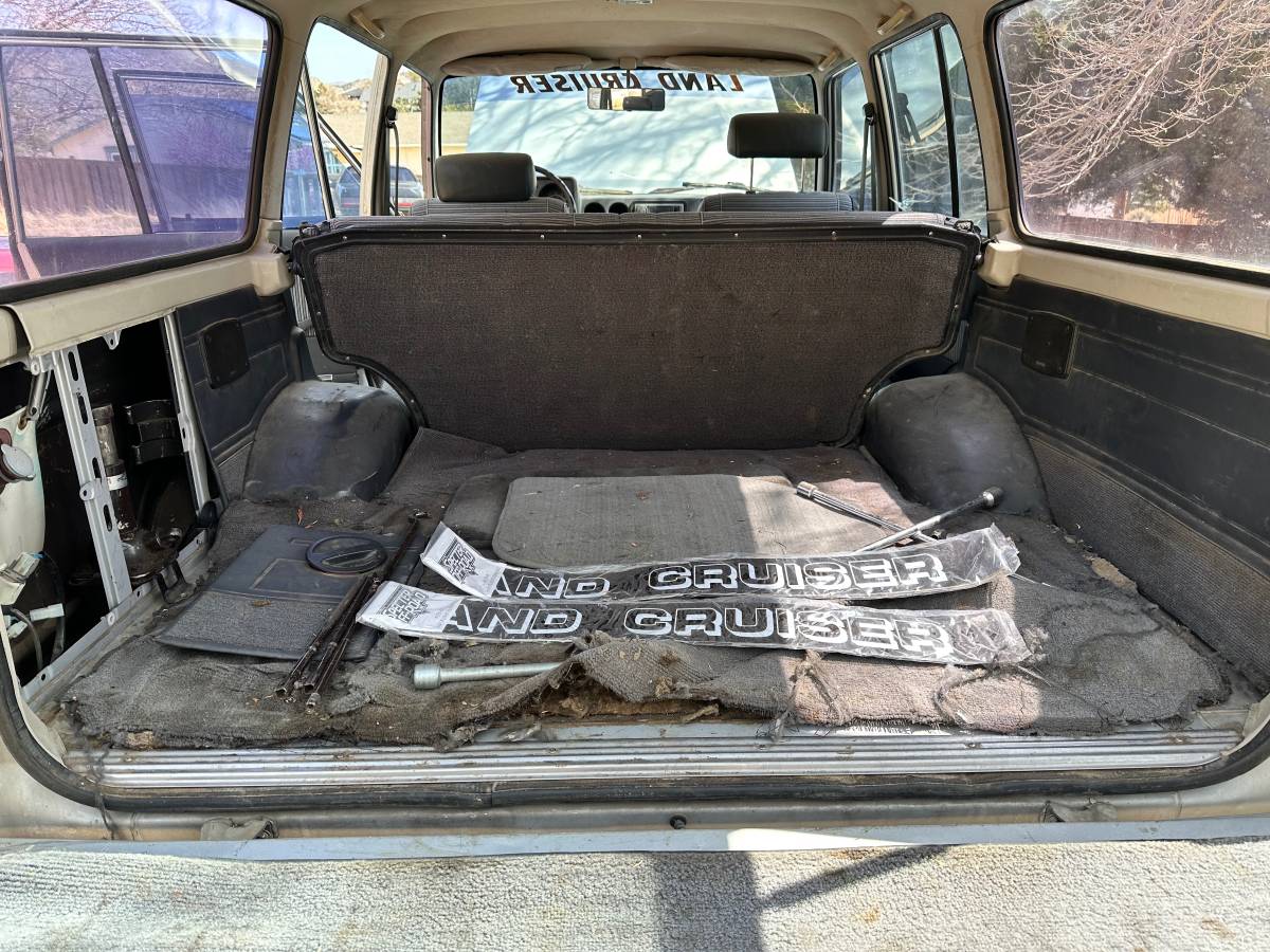 Toyota-land-cruiser-fj-65-1986-blue-16