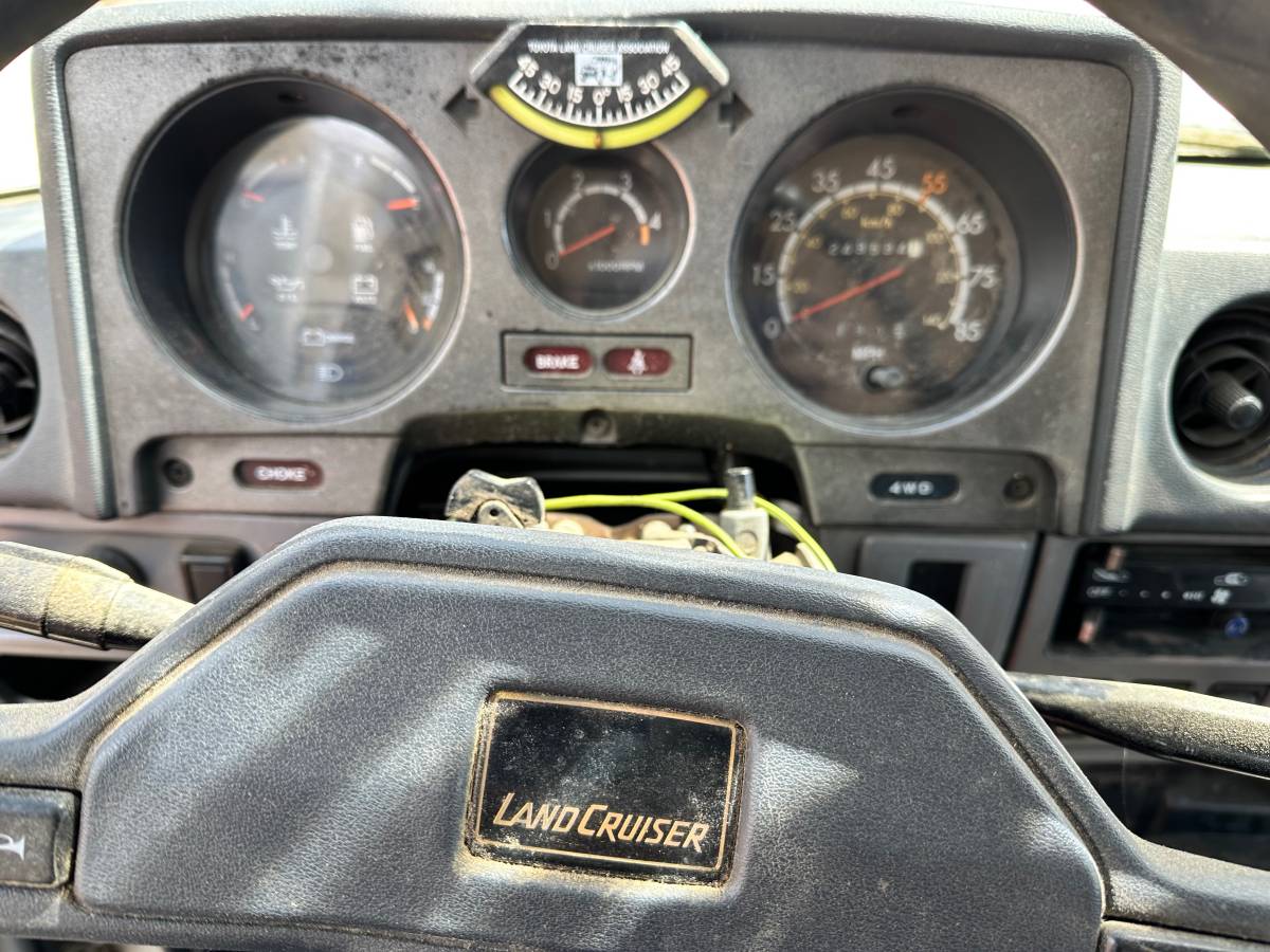 Toyota-land-cruiser-fj-65-1986-blue-5