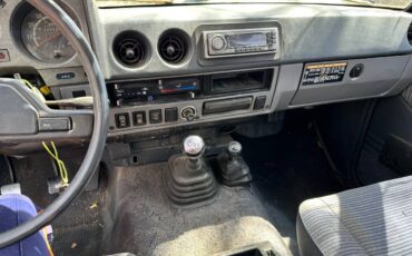 Toyota-land-cruiser-fj-65-1986-blue-6