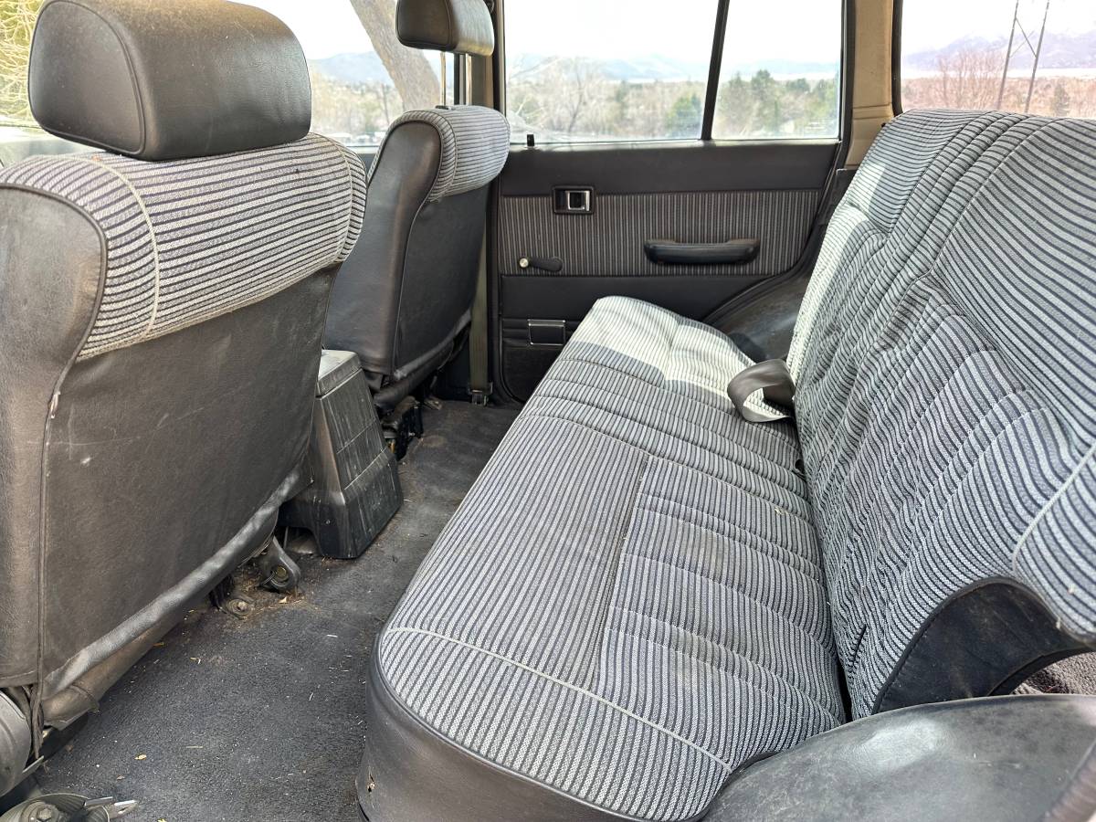 Toyota-land-cruiser-fj-65-1986-blue-7