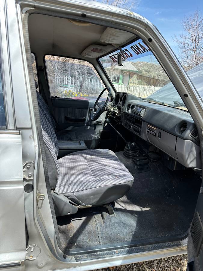 Toyota-land-cruiser-fj-65-1986-blue-9