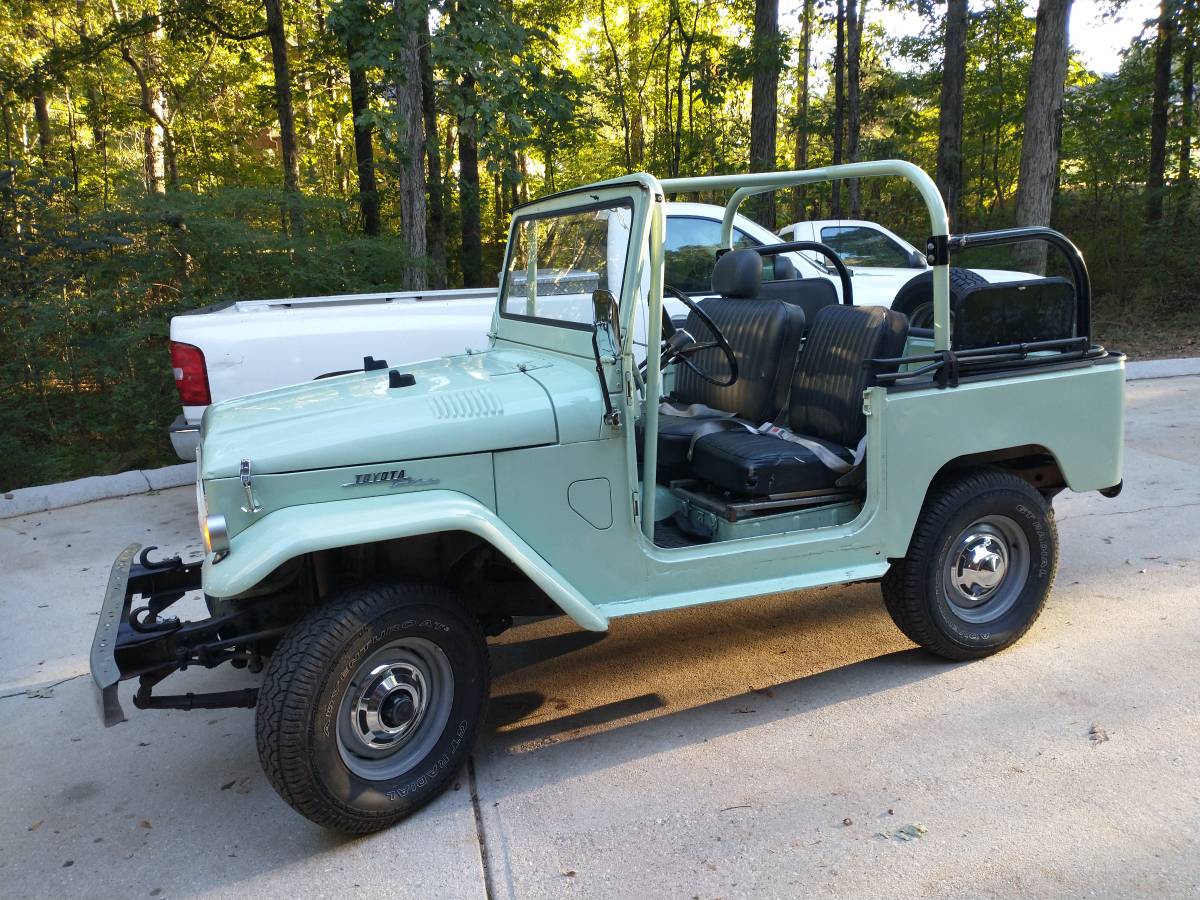 Toyota-land-cruiser-fj40-1965-green
