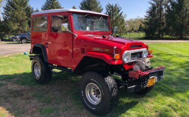 Toyota-land-cruiser-fj40-1970-red-1