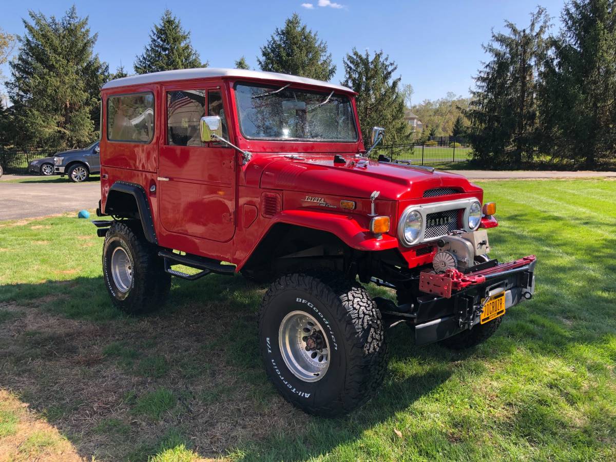 Toyota-land-cruiser-fj40-1970-red-1