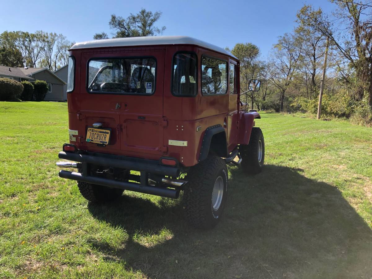 Toyota-land-cruiser-fj40-1970-red-2