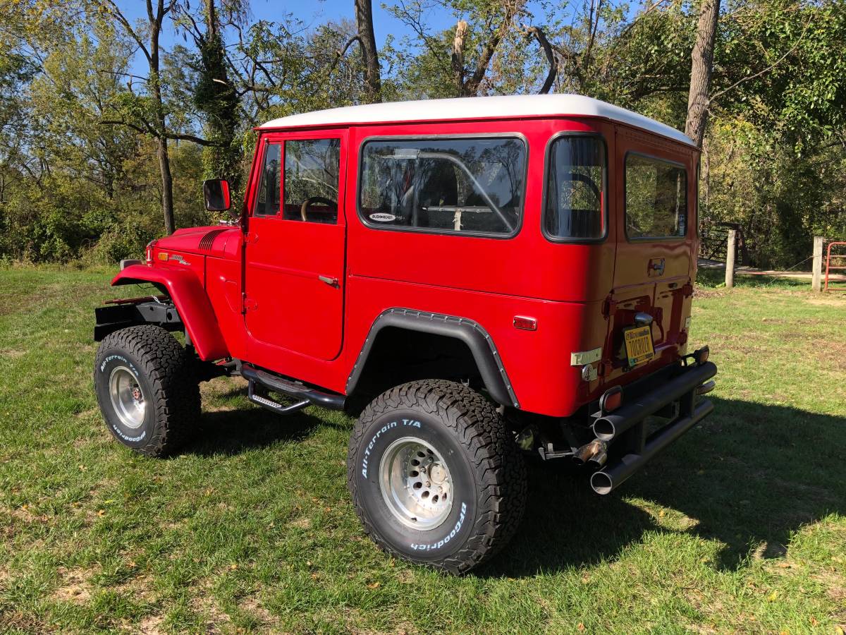 Toyota-land-cruiser-fj40-1970-red-3