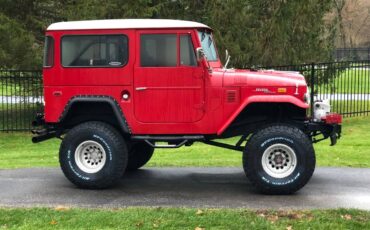 Toyota-land-cruiser-fj40-1970-red